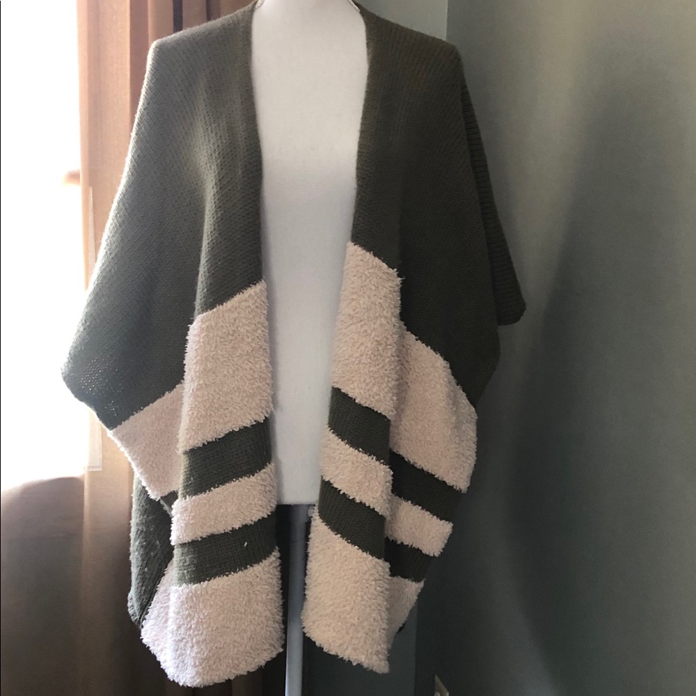 Target by Universal Threads poncho